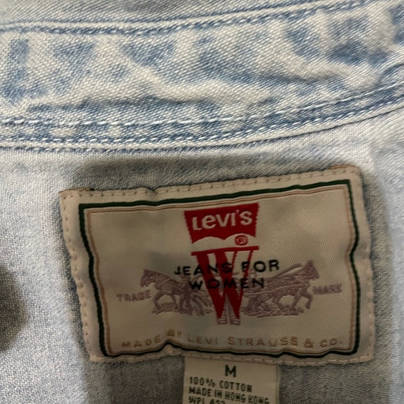Levi’s Jean Button Up - Picture 2 of 2